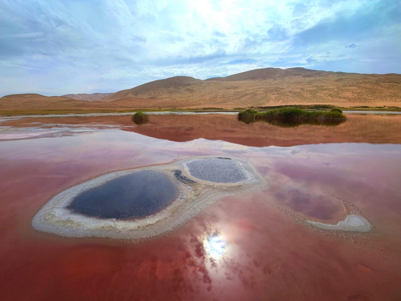 Over 100 lakes in an ocean of sand