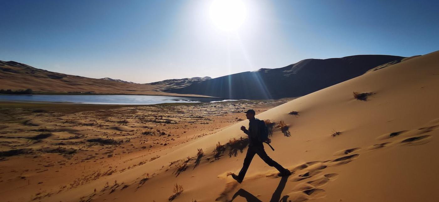 Badain Jaran trek photo 17