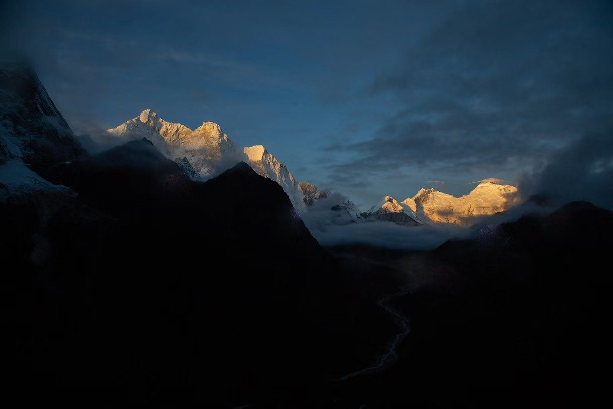 First light over the Kangshung approach