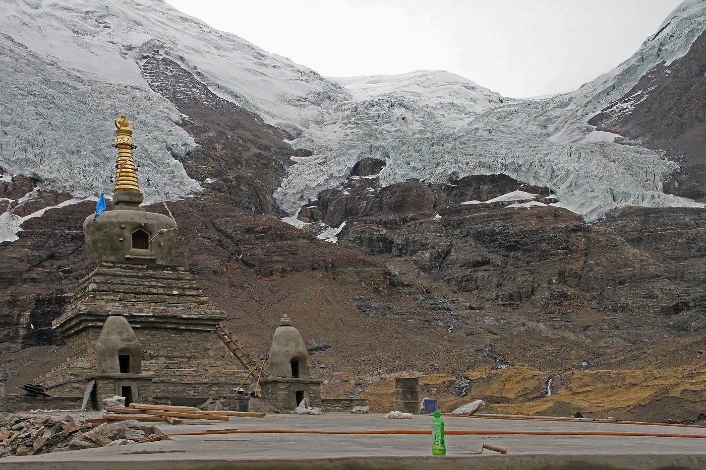 Lhasa to Kathmandu bike trek photo 5