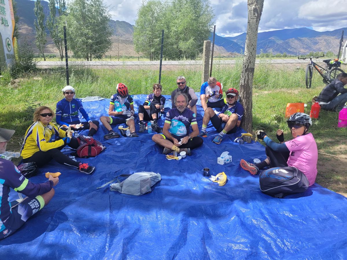 Lhasa to Kathmandu bike trek photo 9