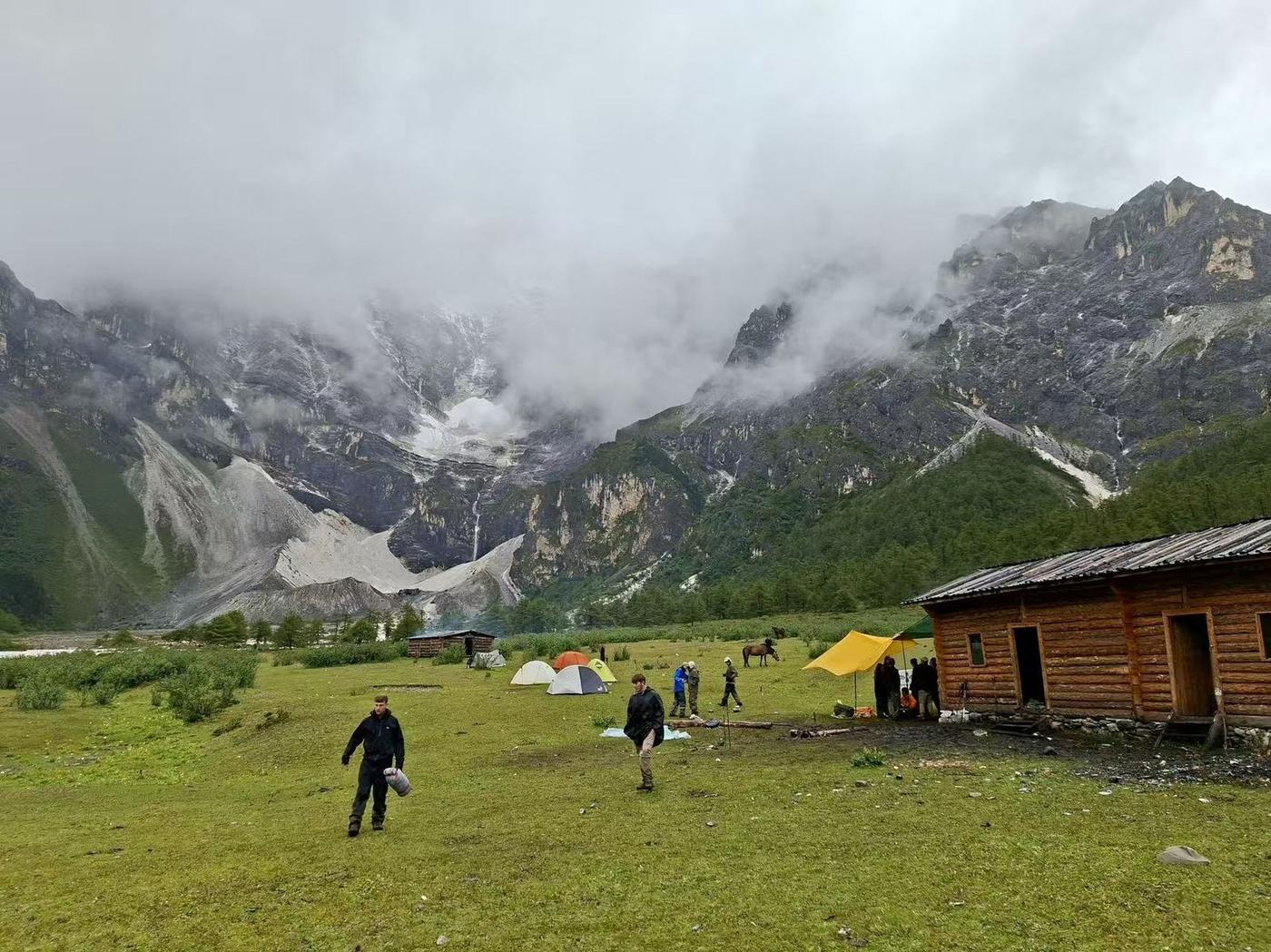 Yading trek photo 4